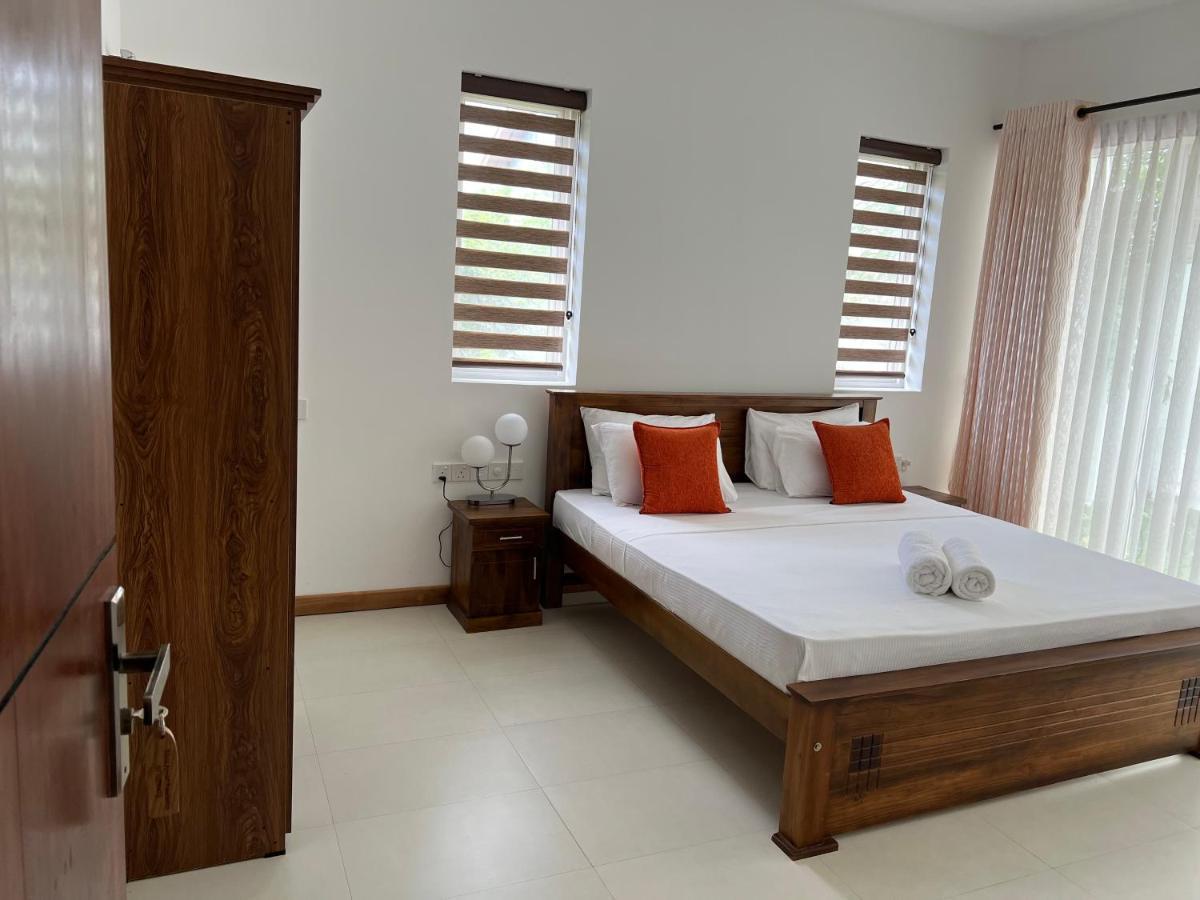 Silina Airport Transit Hotel & Residence Katunayake Exterior photo